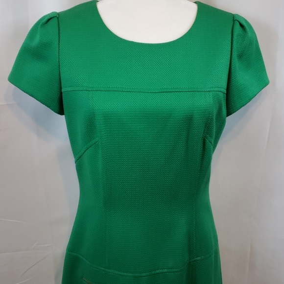 Tahari by Arthur Levine  Kelly Green Dress size 6 - Picture 4 of 8